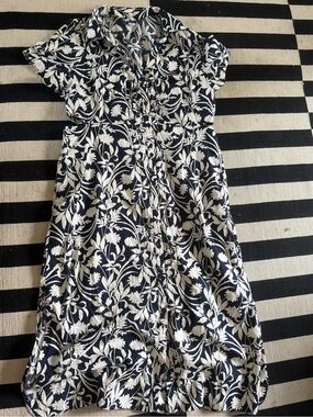 Old Navy Navy and White Floral Button-Front Midi Dress